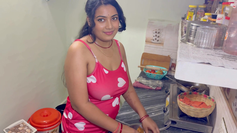 Hotty_ragini: Я жестко трахаю жену моего лучшего друга Ragini Бхабхи, полное хинди видео
