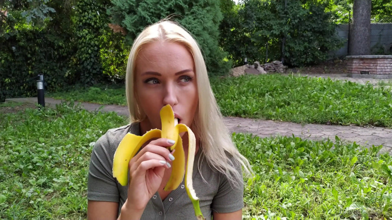 Immoral Live: Przybrana siostra przyjmuje dziewictwo swojego przyrodniego brata
