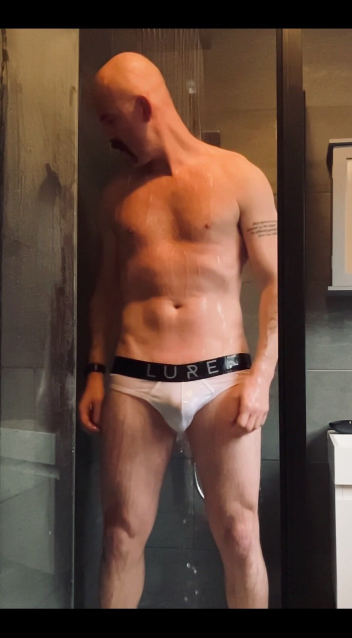 JayDubz: Who Likes Hot Guys in the Shower?