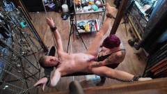 The Izars: 女主人Izar和乳胶泡沫在地牢 第5部分