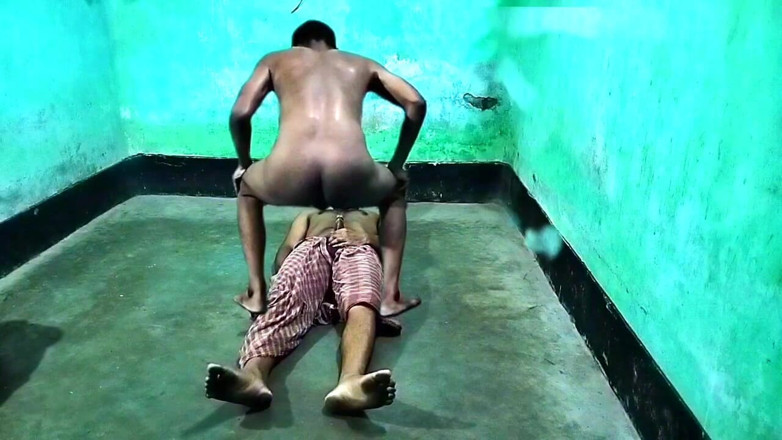 Desi Tits: Starý mladý ošukal 144p gay porno 40letý nevlastní otec sex s dospívajícím...