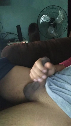 AlexAlejandro13: Sul divano abituato a tirarlo