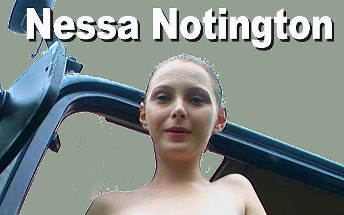 Edge Interactive Publishing: Nessa Notington se tape GMDG1376 à poil dans la nature