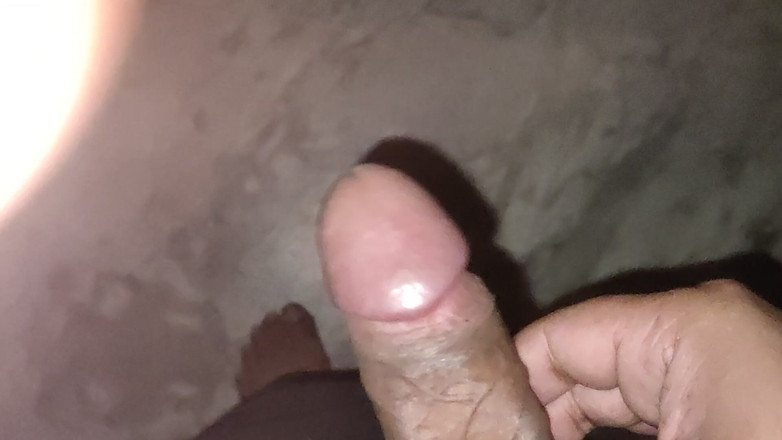 Mysterious island: Sexy chlapi se masturbují