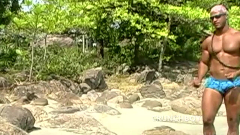 Bareback porn with straight boy: Dua cowok latino seksi dientot habis-habisan di pantai terbuka sama...