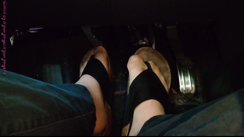 Carmen_Nylonjunge: Šlapání do pantoflí ** Nylonfeet **