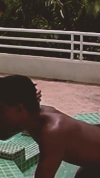 Gay island scena-4_gay trio anale in piscina con un amico latino