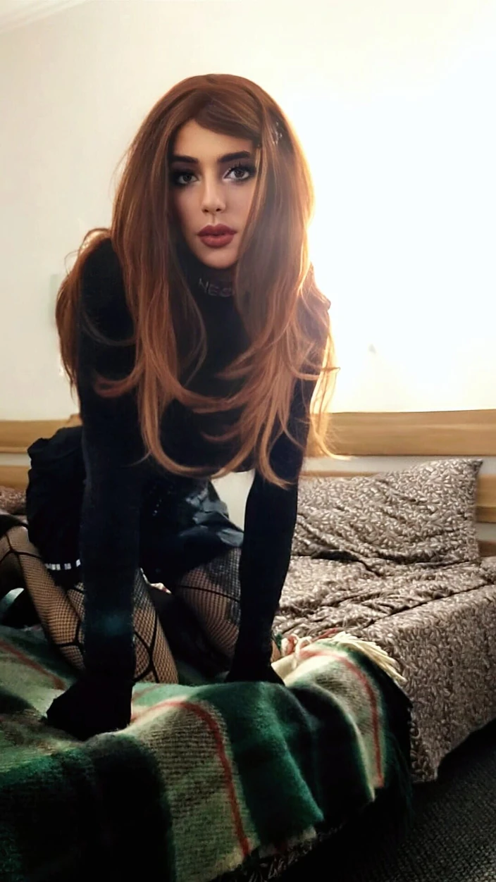 Sonechka25: Соблазнительная рыжая шлюшка кончает от анала с заблокированным клитором