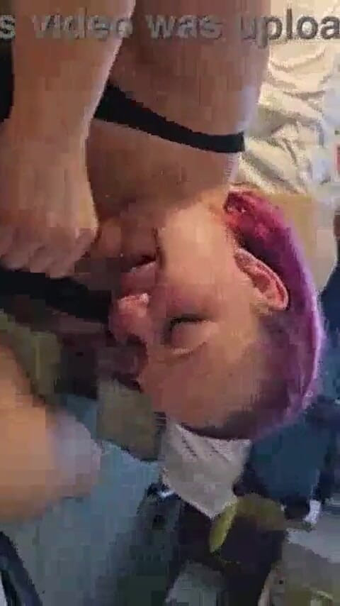 HisSlutyWife: Versaute hotwife schluckt schwanz