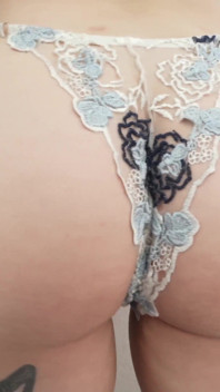 흑인 대물 자지로 변하는 방치된 마누라 Lily thot