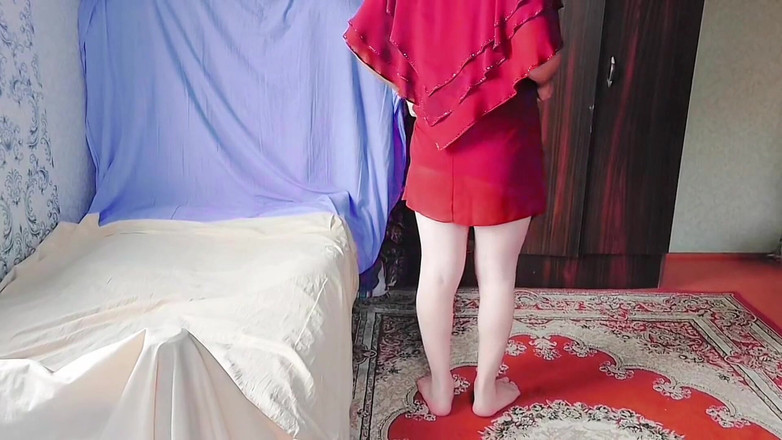 Kitty_Cross: शानदार बहिन, Girly giggle के साथ हेडबैंड को एडजस्ट कर रही है