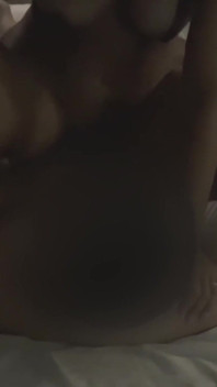 Je suis mariée à un mari cocu qui a un ami à grosse bite