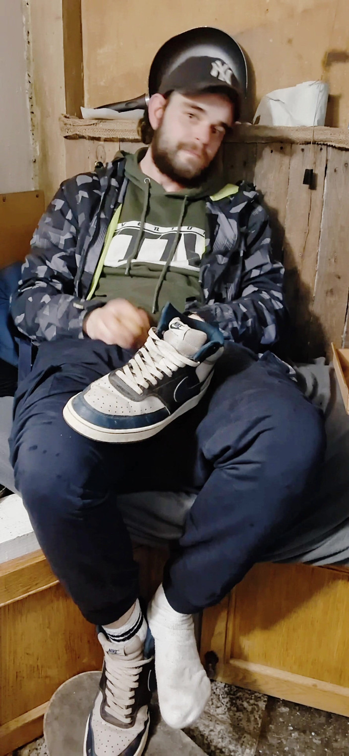 jerkofflover: 저는 자위를 하고, 제 영상들을 요약하자면