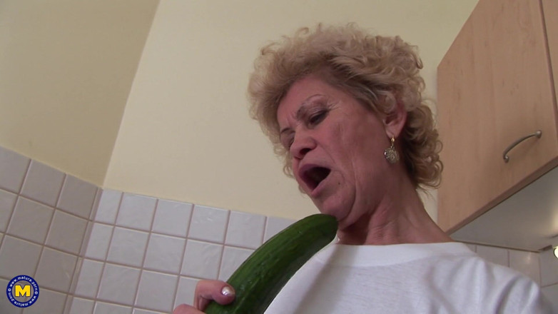 Mature NL: Đó là tốt hơn so với con cu để thỏa mãn...