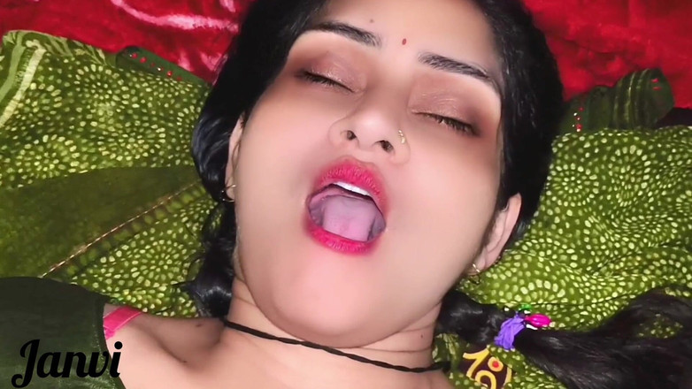 Village studio: Mijn stiefzus nodigde me uit voor seks als ze alleen...