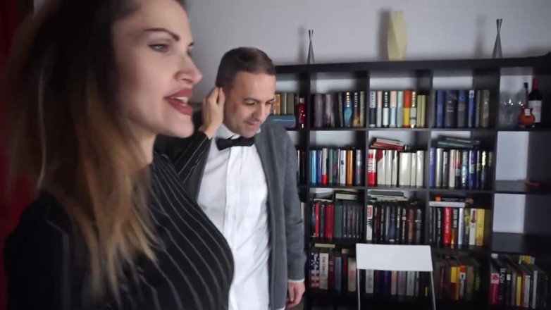 Lady Mesmeratrix Official: Domina-küken bestraft ihren männlichen sklaven im büro