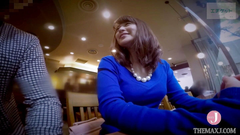 HotEntertainment: 俺の頼みも何でも快くやってくれる店員の咲ちゃんは、俺のチンコを受け入れてくれて、ご褒美に中出しフィニッシュ。