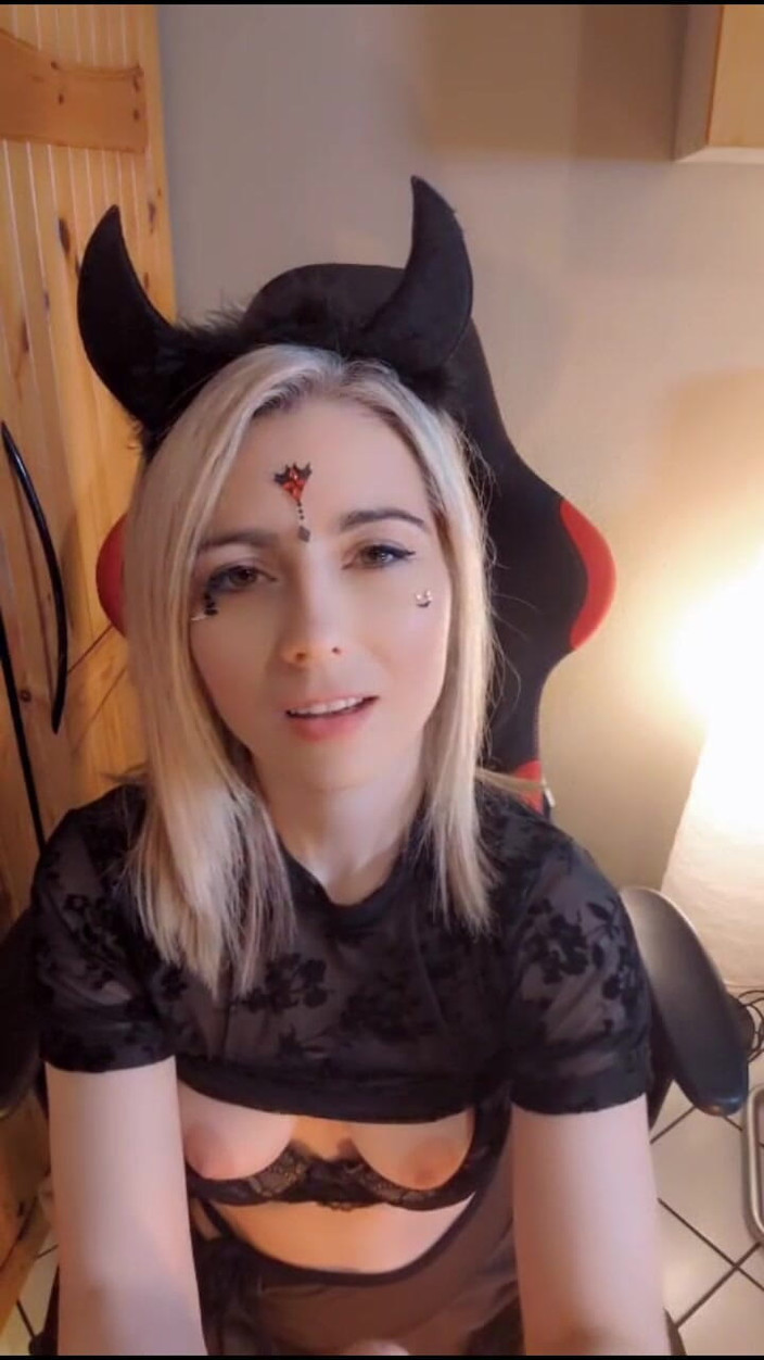 Lisaonthemoon: Dark Devil Cosplay