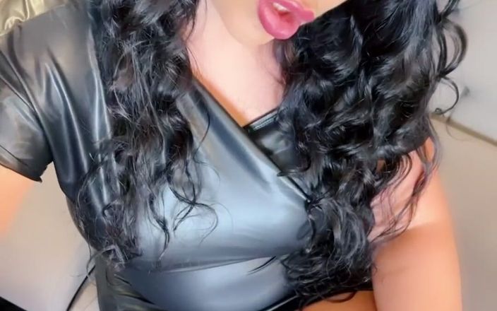 LadyAyse5: ラテックス手袋で奴隷コックをけいれんさせる