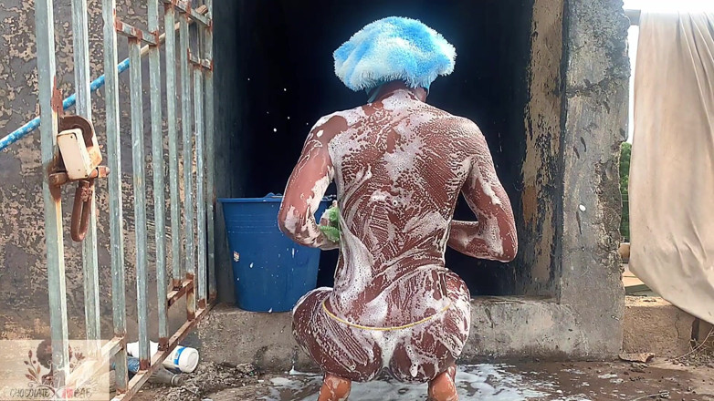 Naturelle Chocolat: Hot Village Style Bathing, Love Feeling the Breeze Blow on...