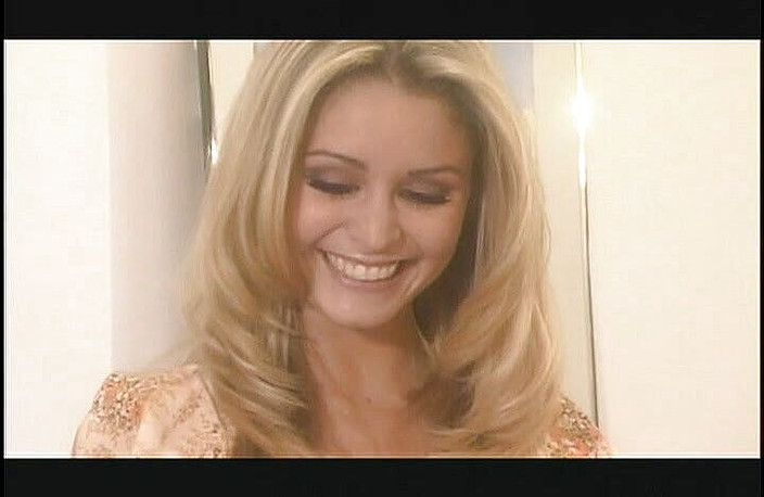 Cryptostudios: Tre giovani modelle si divertono a leccarsi la figa e...