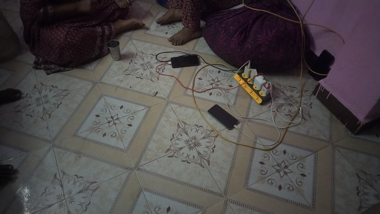 Tamil lesbian: Tamil india hablando sucio en casa