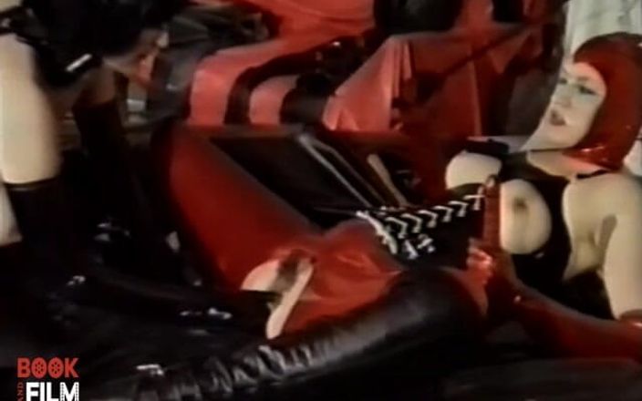 Cult of Fetish: Obediencia dura.