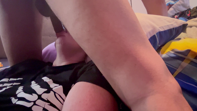 Skrilla4eva: dur în gât