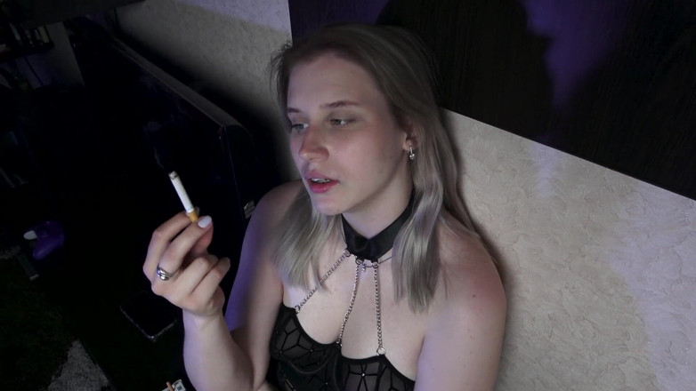 MertyXXX: Fumar de salto alto