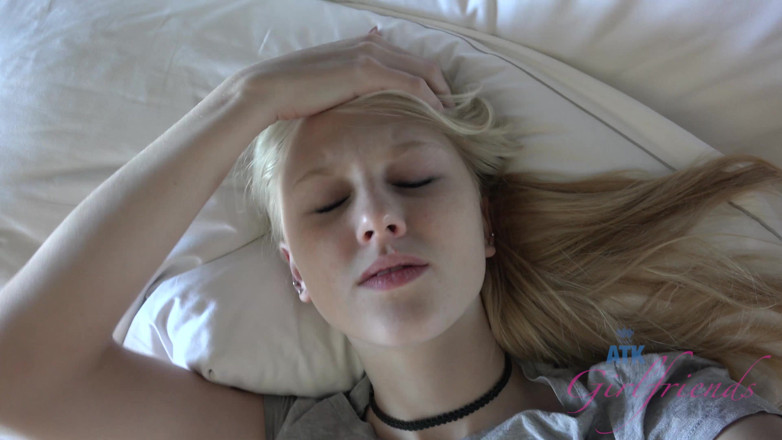 ATK Fans (Girlfriends): Blonde Teen Pleases Her Stepdaddy