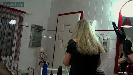 Strict Senz: 双德国女主调教在妇科椅上奴隶 第一部分