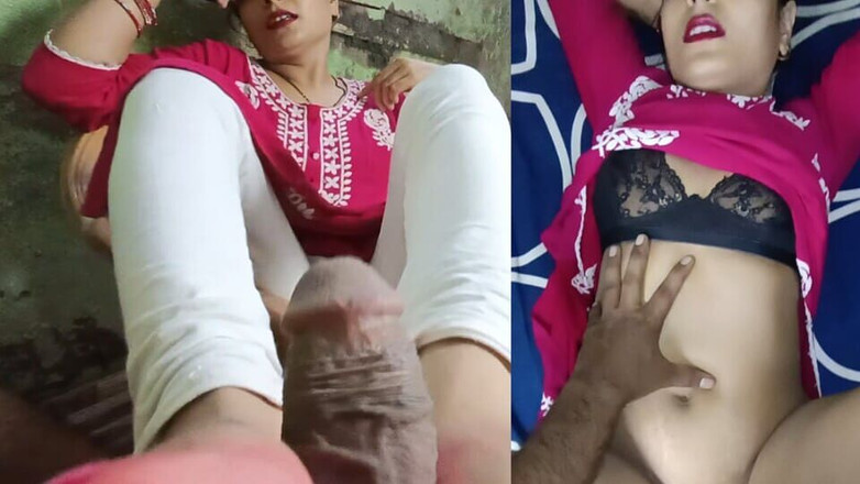 Pyaripooja22: Desi Indian Bhabhi Very Romantic Footjob, Then Fuck His Tite...