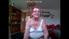 Heisseoma: Sexy babička ve spodním prádle