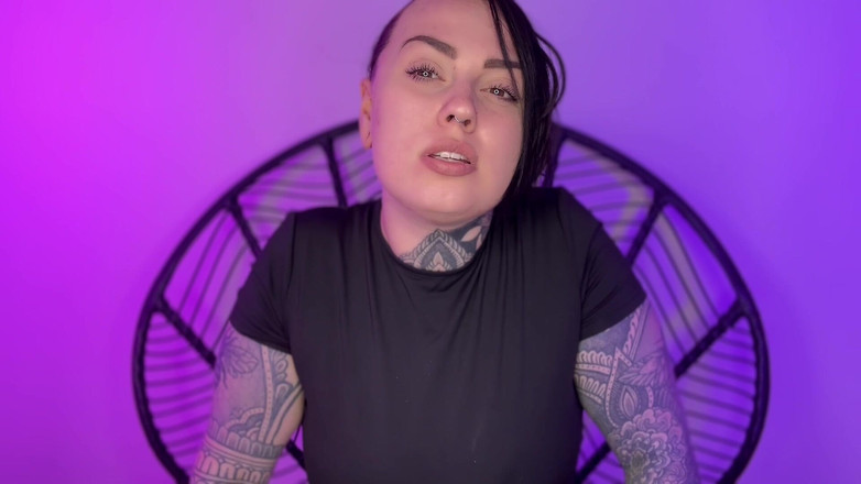 Miss Valentina: Umiliazione della gigantessa