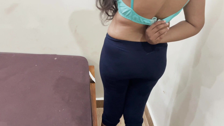 Desisexqueen: Une desi sexy prend du plaisir pour la première fois...