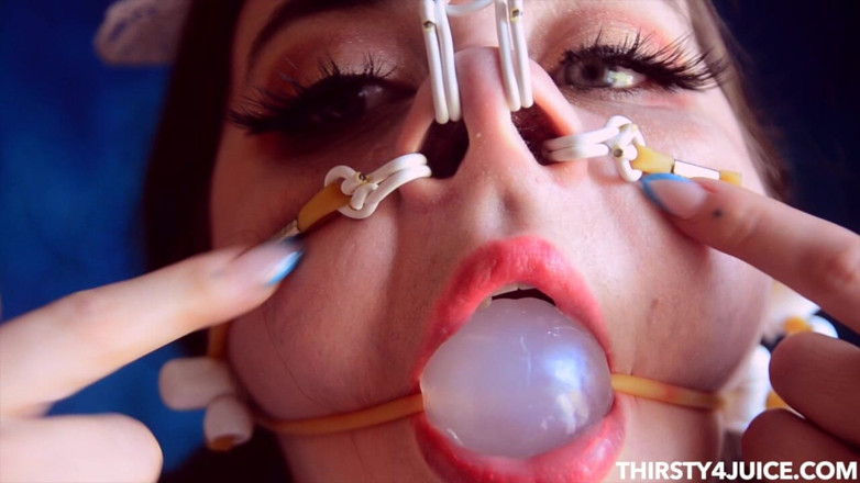 Freshie juice: Hucow Služka Nose Hooks a Gag Talk