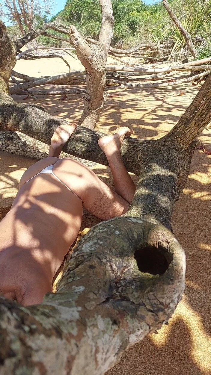 Ladysilvas: Ladysilva Crossdresser Dalam Seluar Dalam Seksi Di Pantai