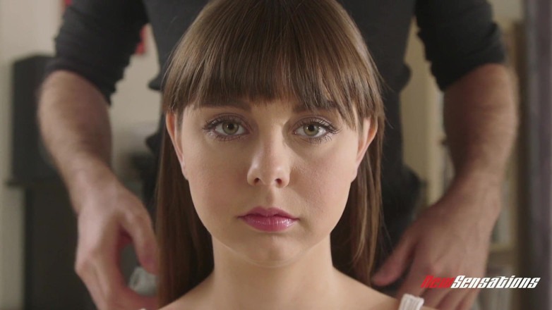 New Sensations: Teen shae ist eine harte kleine schlampe