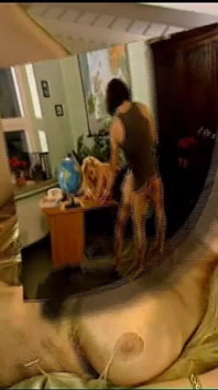 MILF blonde miang dikongkek keras oleh zakar keras yang besar