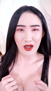 Thai trans bellezza sunny sborra
