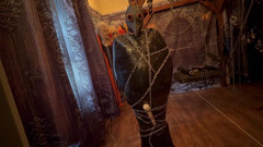 Aaexperiencesltd: Parte 1: - Domina Satana & Bag Man Pallets Wrap and Chains.