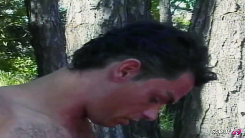 Shemale TS Collection: Transsexual preta com um pau enorme fodido ao ar livre...