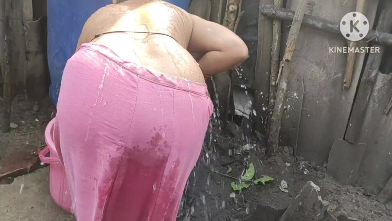 Anita yadav: Ngực trần và thân hình gợi cảm