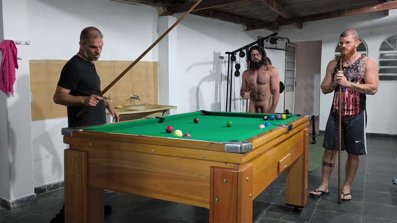 carmonaoficial: 友達と遊ぶこと、裸になること