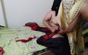 Aria Mia: Empregada saudita fodida pelo proprietário com as mãos e pés...