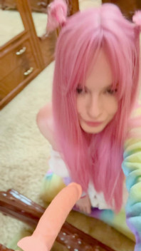 Aku Berlatih Menelan Air Mani Di Dildo.