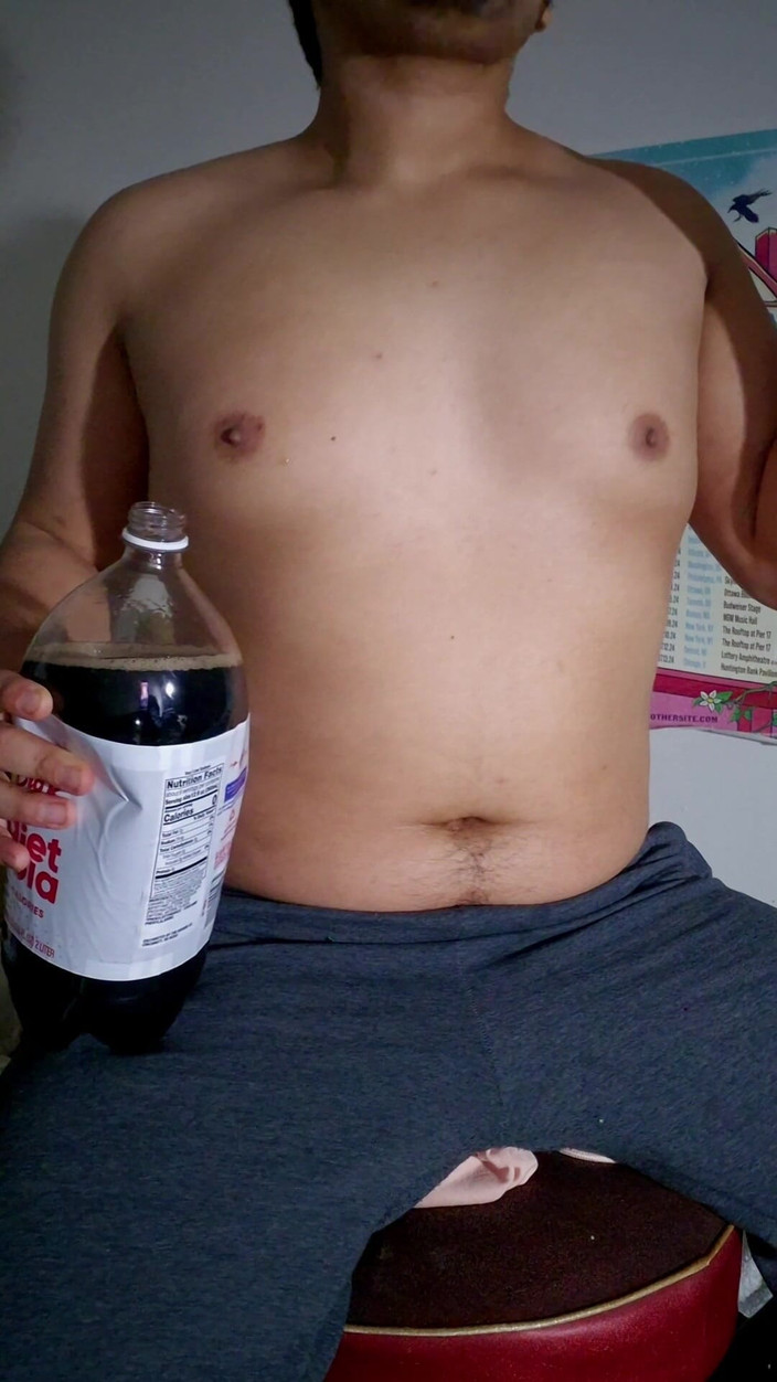 NakyJoss: Brzuch w porządku z Pepsi i Mentosem Zagęszczone brzuchem