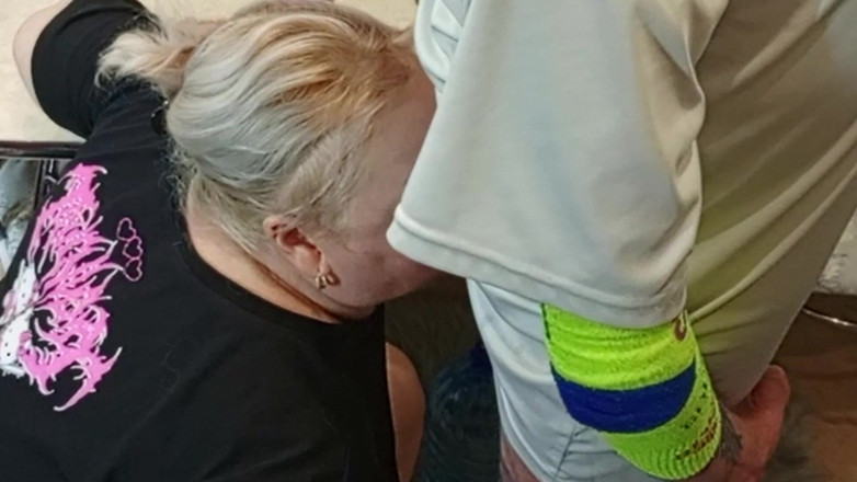 Zona901: 부엌에서 입에 새엄마 따먹기