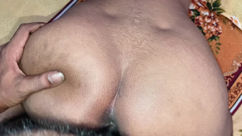 Bithi69gril: 热辣女大学生在我的卧室里做爱，所有印度朋友 第2部分