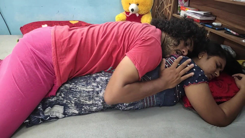 Vaishnavysharunraj: Desi malayali par het sex i hemmet, Mallu par het...